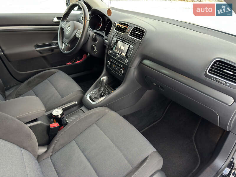 Универсал Volkswagen Golf 2012 в Калуше