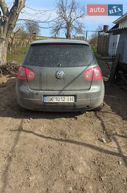 Хетчбек Volkswagen Golf 2004 в Рівному