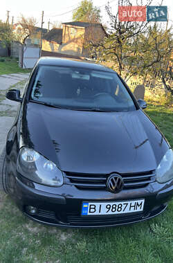Хэтчбек Volkswagen Golf 2004 в Полтаве