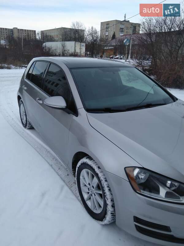 Хэтчбек Volkswagen Golf 2015 в Новоднестровске