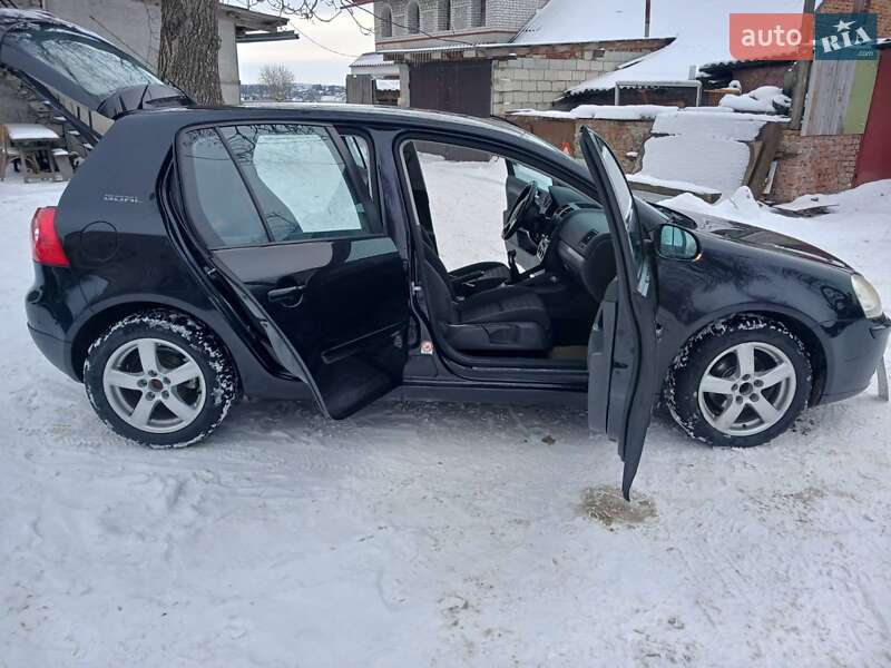 Хетчбек Volkswagen Golf 2006 в Тернополі