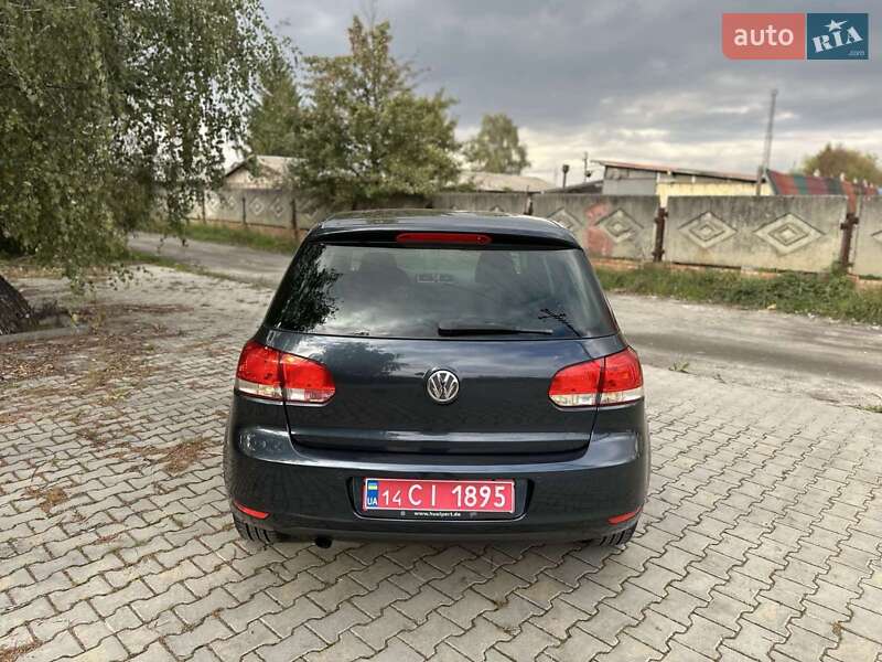 Хетчбек Volkswagen Golf 2011 в Стрию