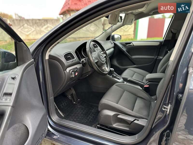 Хетчбек Volkswagen Golf 2011 в Стрию