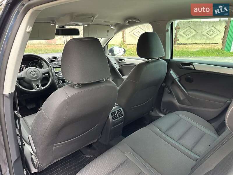 Хетчбек Volkswagen Golf 2011 в Стрию