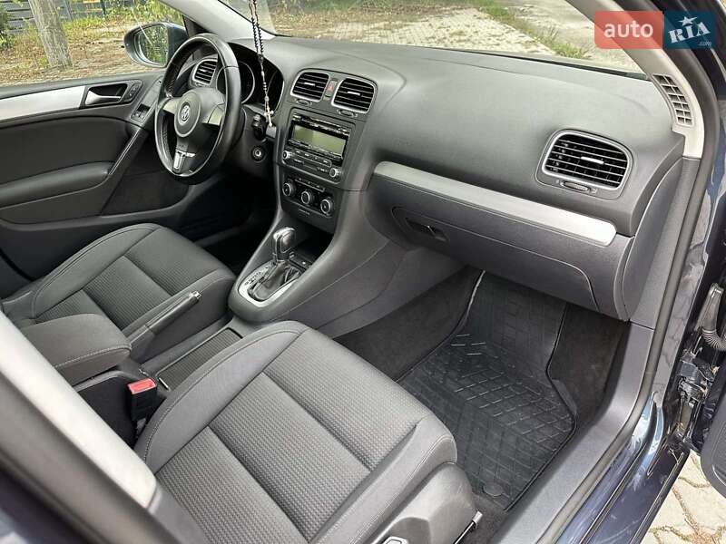 Хетчбек Volkswagen Golf 2011 в Стрию