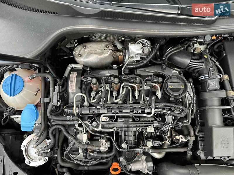 Хетчбек Volkswagen Golf 2011 в Стрию