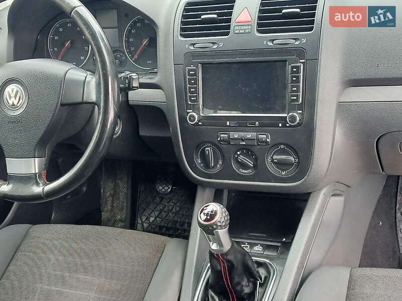 Хетчбек Volkswagen Golf 2006 в Тернополі