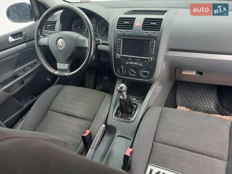 Хетчбек Volkswagen Golf 2006 в Тернополі