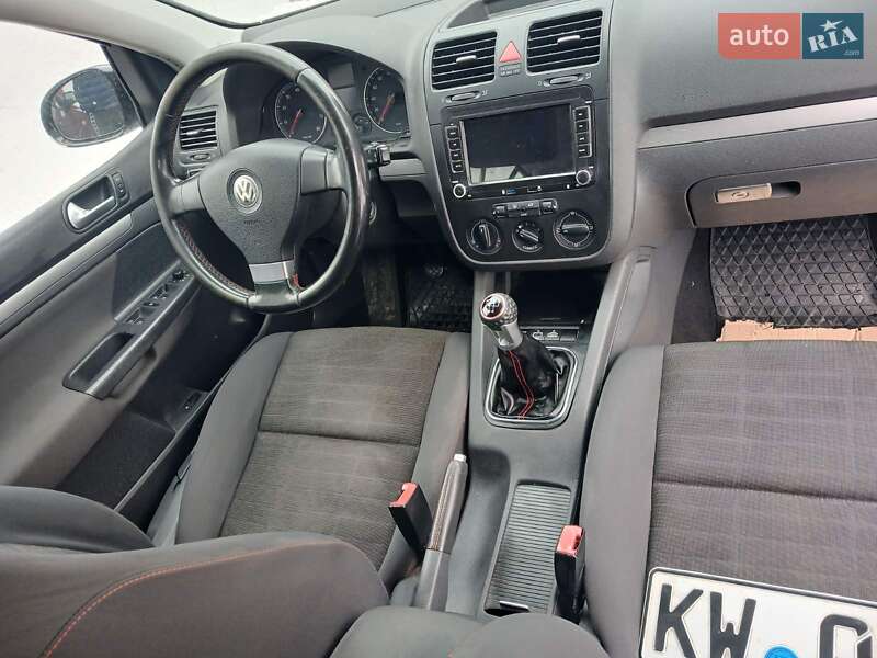 Хетчбек Volkswagen Golf 2006 в Тернополі