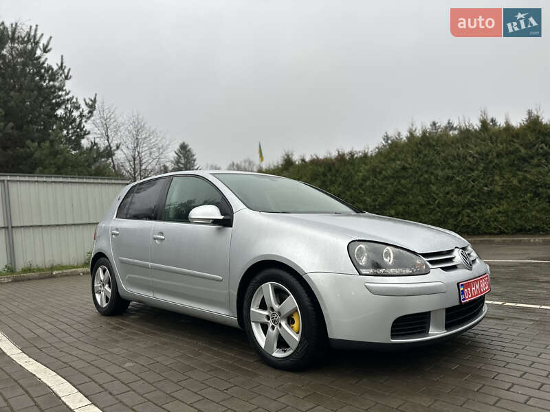 Хетчбек Volkswagen Golf 2006 в Луцьку