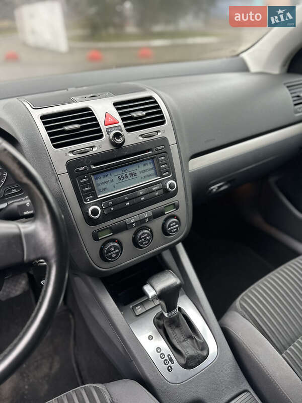 Хетчбек Volkswagen Golf 2006 в Луцьку