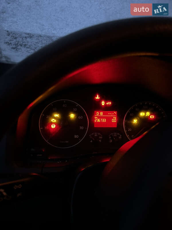 Хетчбек Volkswagen Golf 2008 в Луцьку