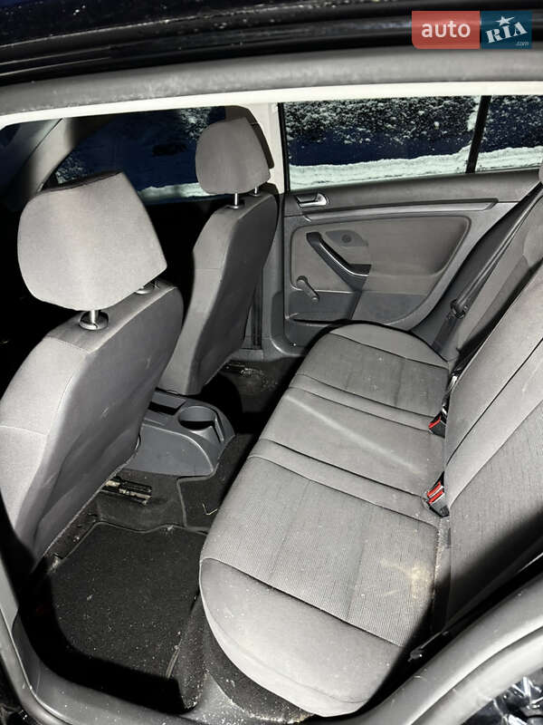 Хетчбек Volkswagen Golf 2008 в Луцьку