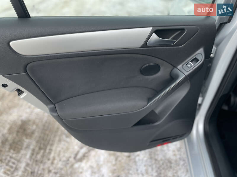 Хэтчбек Volkswagen Golf 2009 в Хмельницком