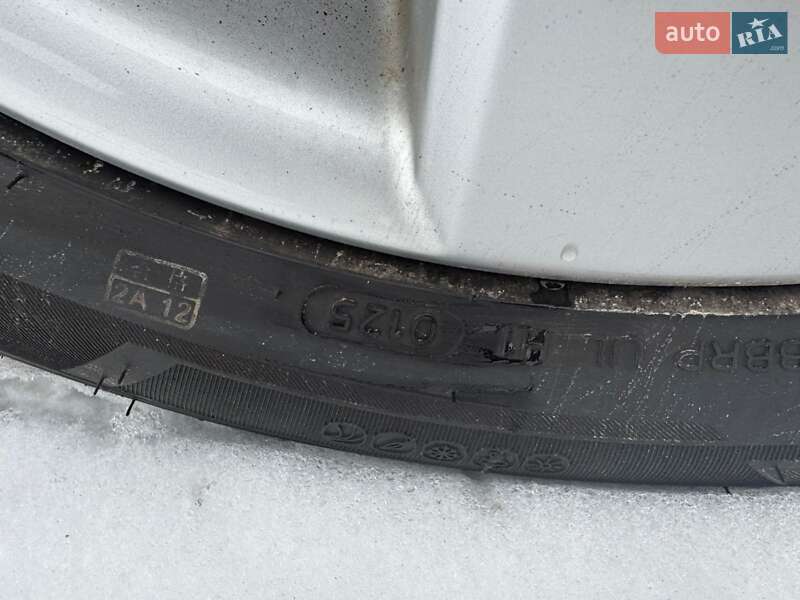 Хетчбек Volkswagen Golf 2008 в Львові