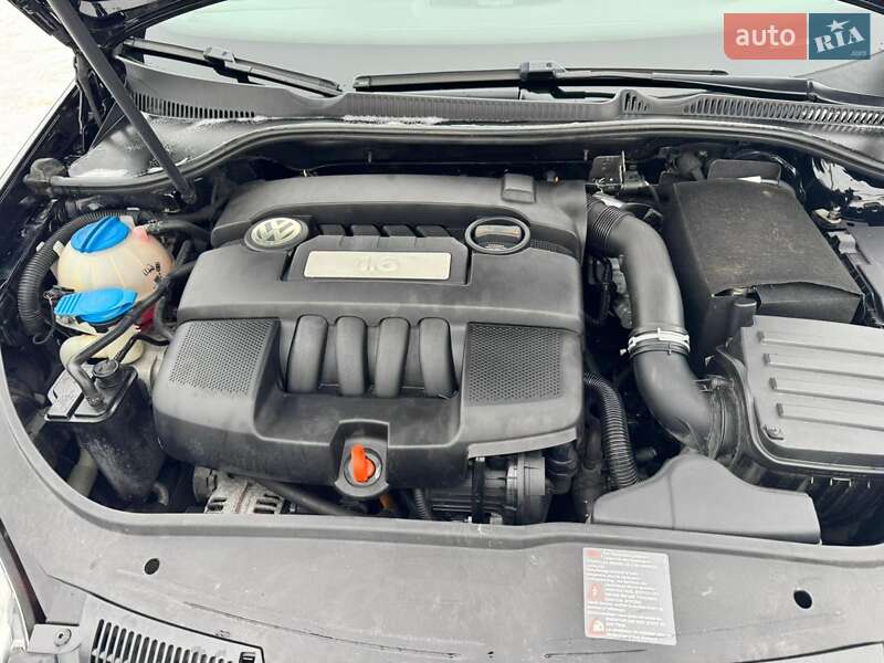 Хетчбек Volkswagen Golf 2008 в Львові