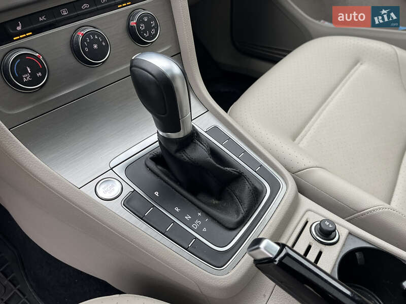 Хетчбек Volkswagen Golf 2017 в Вінниці