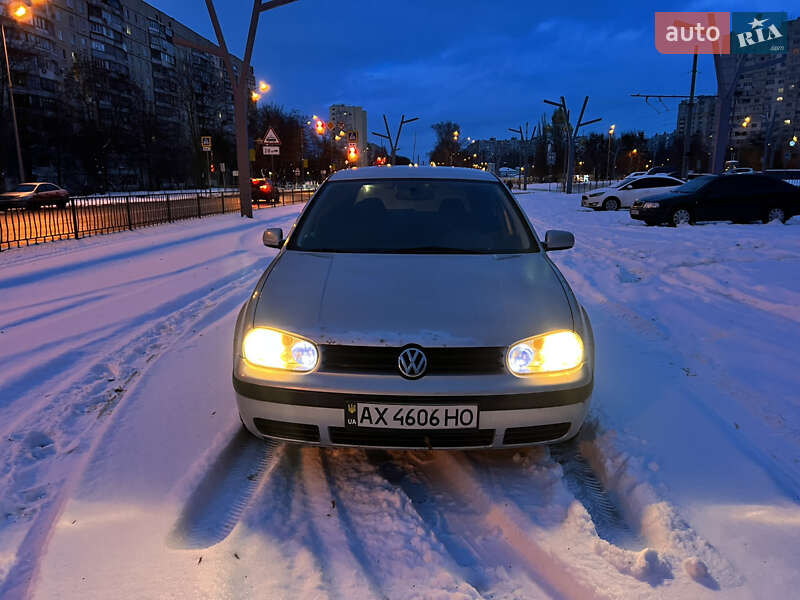 Хэтчбек Volkswagen Golf 1998 в Харькове