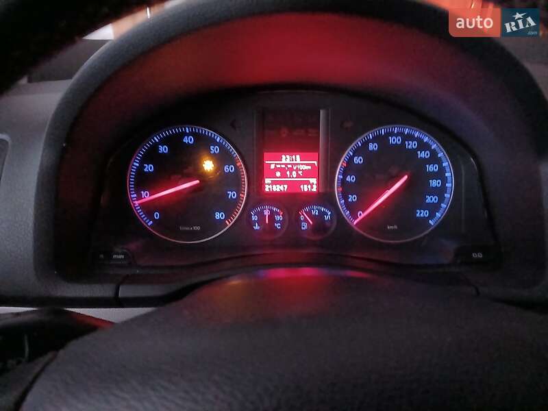 Хетчбек Volkswagen Golf 2006 в Тернополі