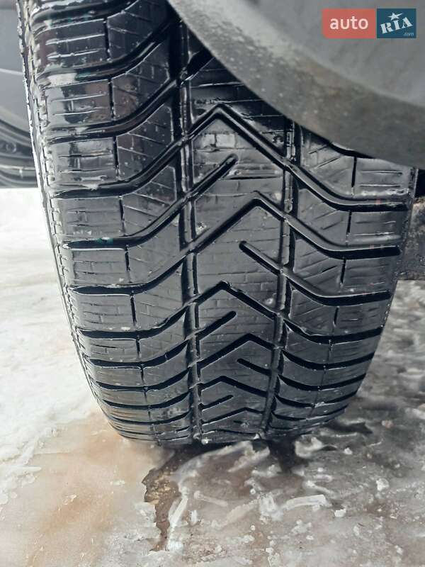 Хетчбек Volkswagen Golf 2006 в Тернополі