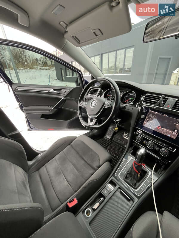 Универсал Volkswagen Golf 2017 в Львове