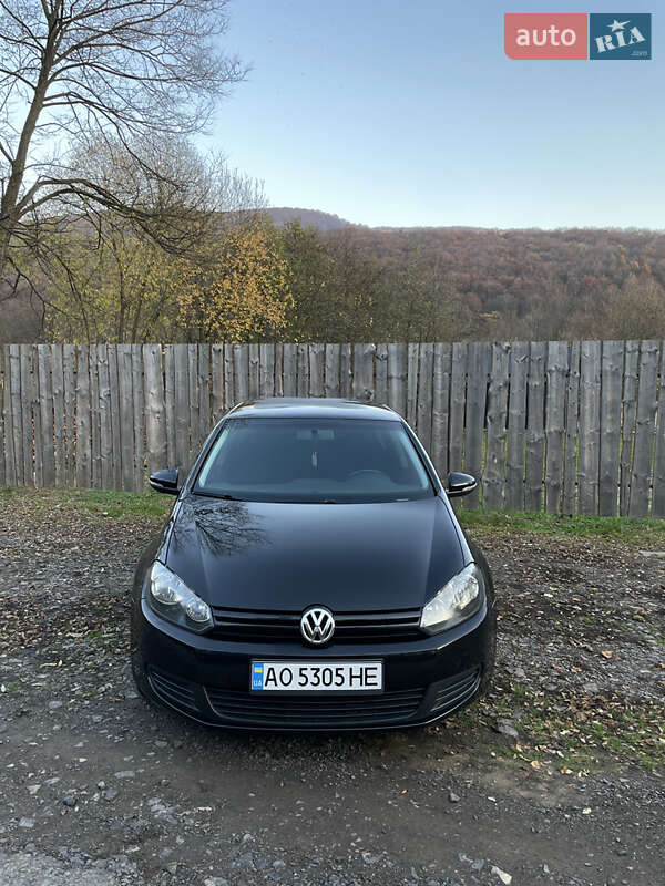 Хетчбек Volkswagen Golf 2009 в Ужгороді
