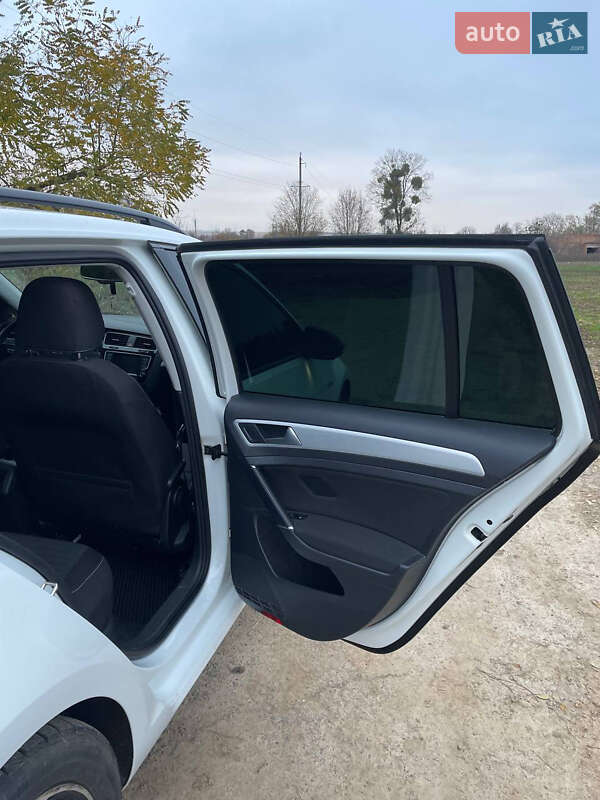 Универсал Volkswagen Golf 2015 в Львове