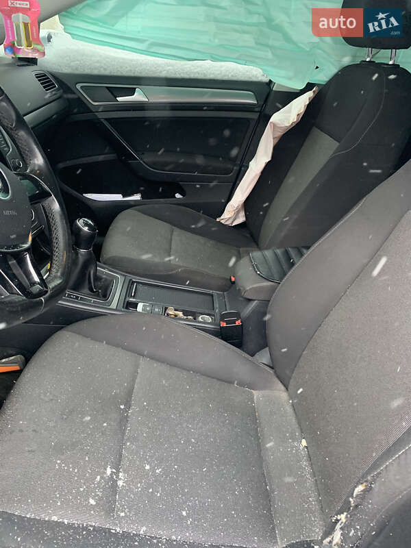 Універсал Volkswagen Golf 2015 в Івано-Франківську