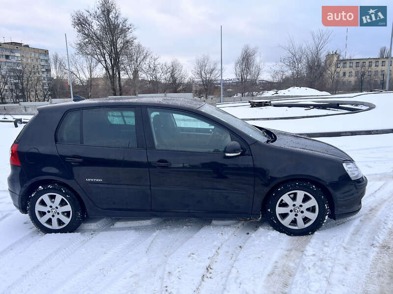 Хэтчбек Volkswagen Golf 2008 в Кривом Роге
