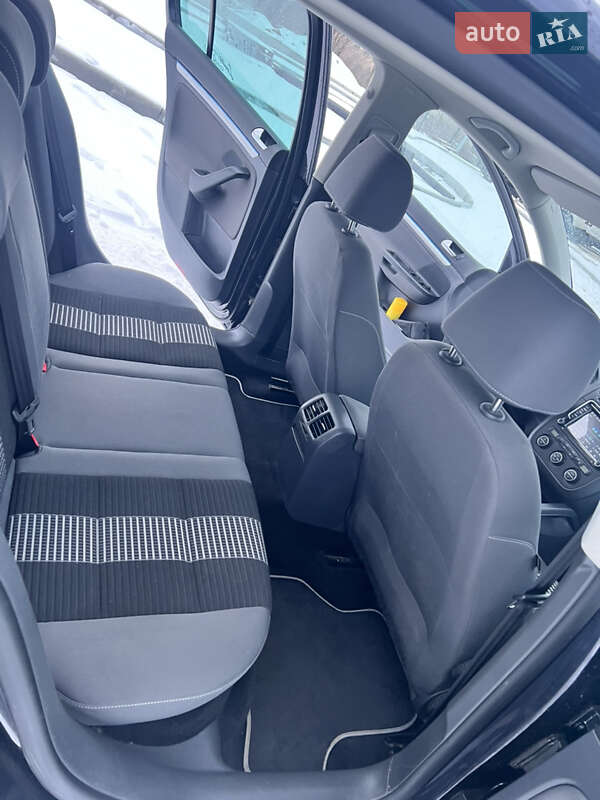 Хэтчбек Volkswagen Golf 2008 в Кривом Роге