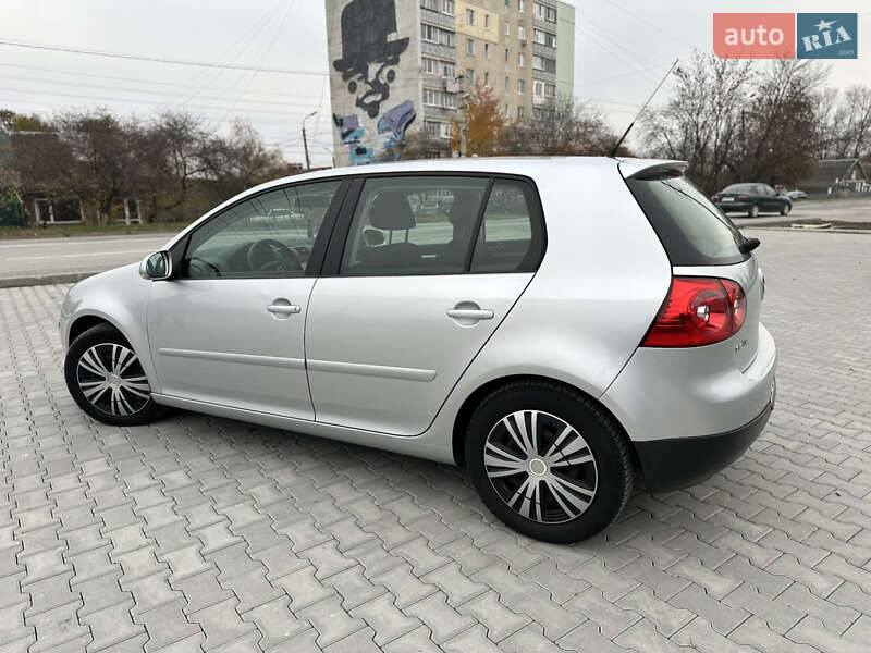 Хэтчбек Volkswagen Golf 2008 в Дунаевцах