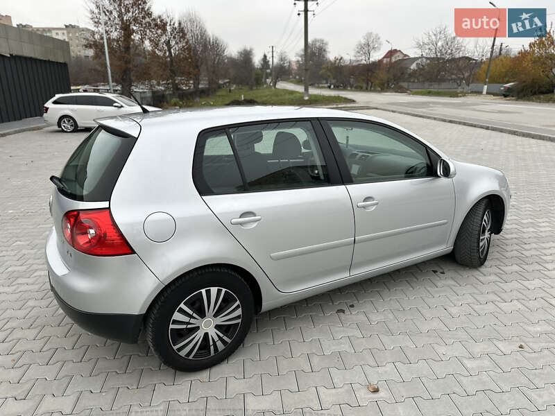Хэтчбек Volkswagen Golf 2008 в Дунаевцах