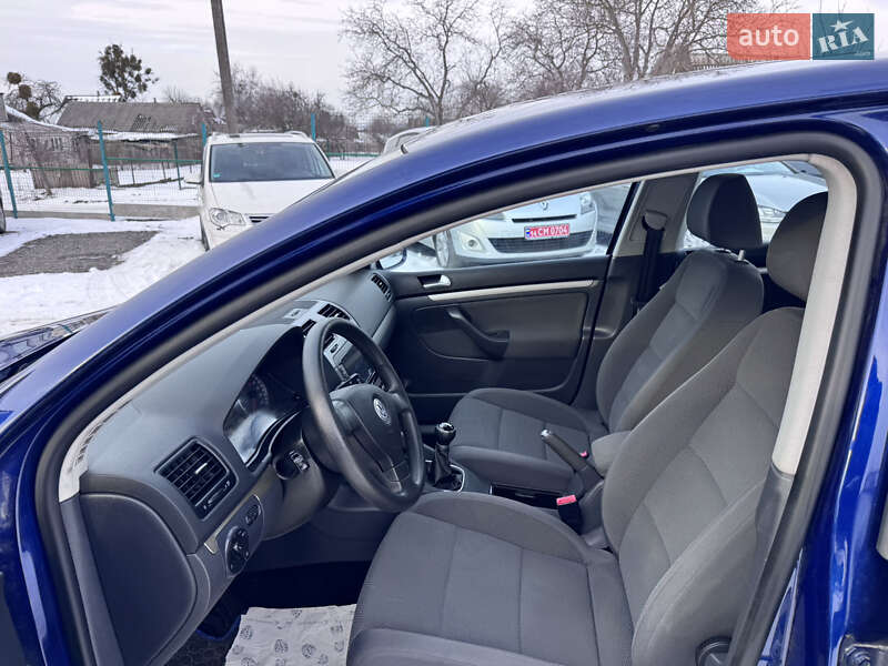 Хетчбек Volkswagen Golf 2007 в Звенигородці