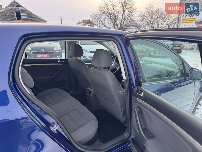 Хетчбек Volkswagen Golf 2007 в Звенигородці