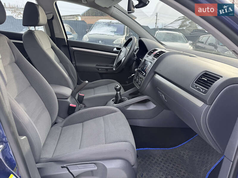 Хетчбек Volkswagen Golf 2007 в Звенигородці