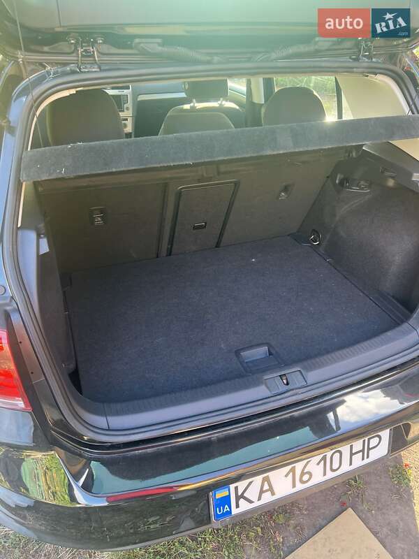 Хетчбек Volkswagen Golf 2017 в Києві