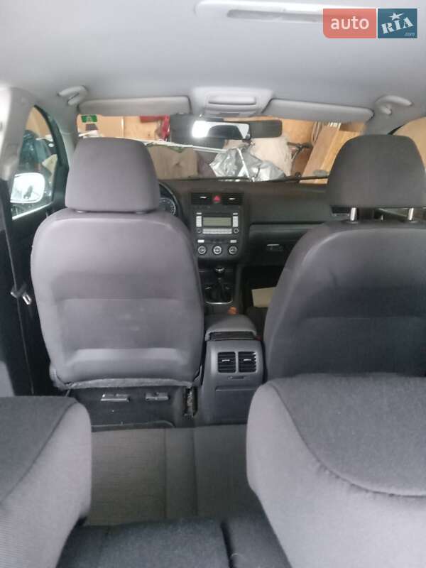 Хэтчбек Volkswagen Golf 2007 в Луцке