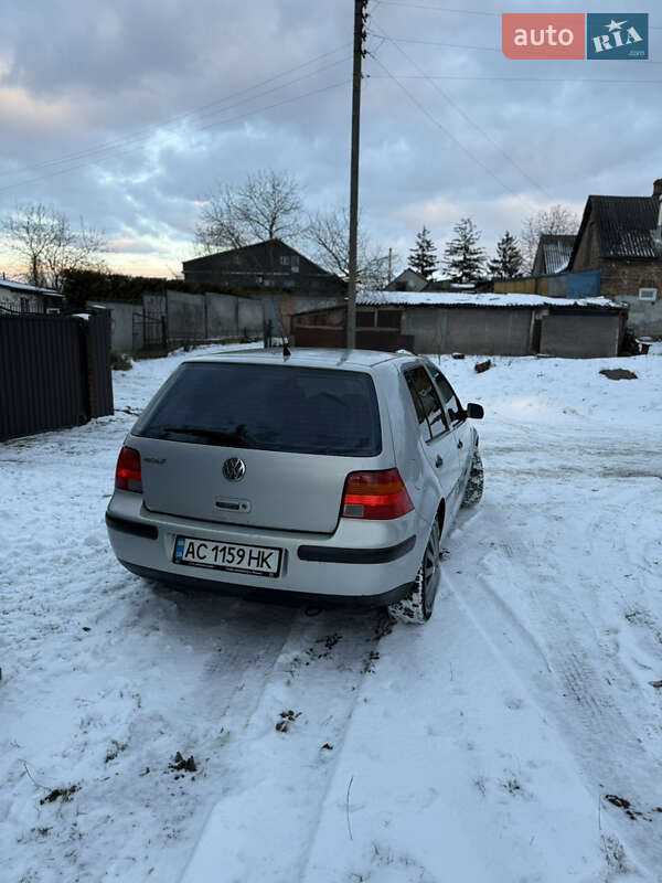 Хэтчбек Volkswagen Golf 2000 в Луцке