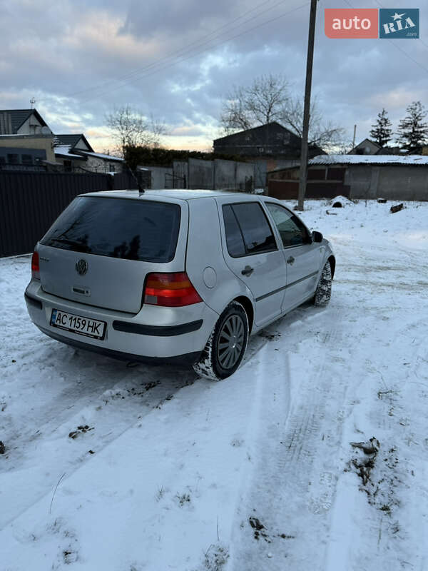 Хэтчбек Volkswagen Golf 2000 в Луцке