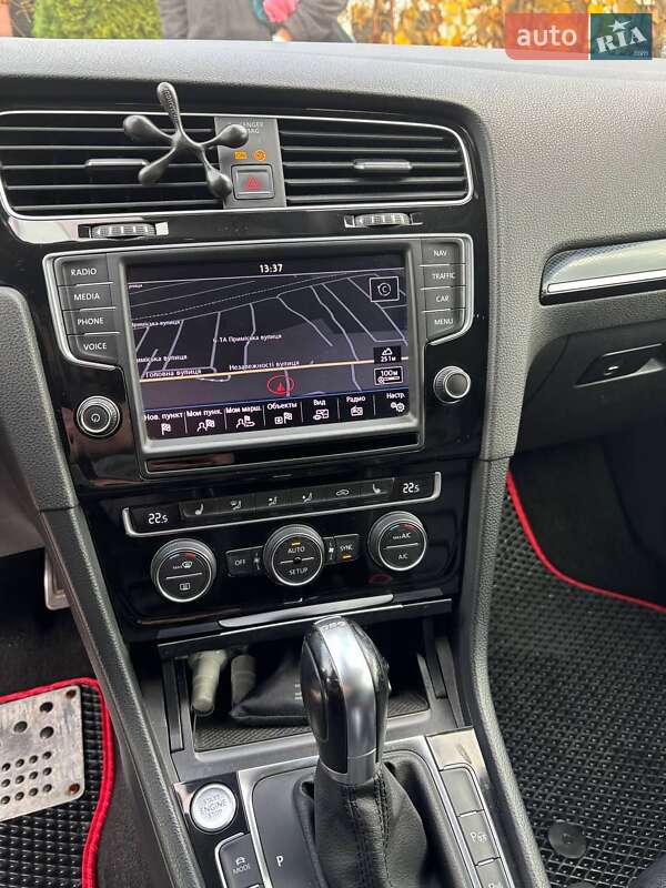 Универсал Volkswagen Golf 2013 в Глыбокой