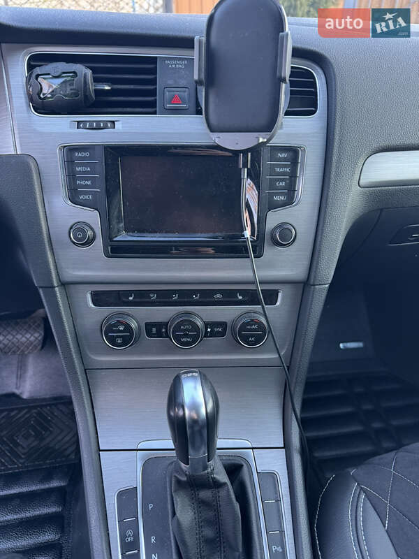 Універсал Volkswagen Golf 2013 в На Новій Борові