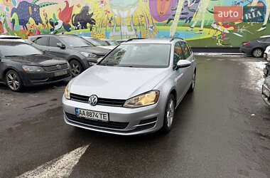 Універсал Volkswagen Golf 2015 в Києві
