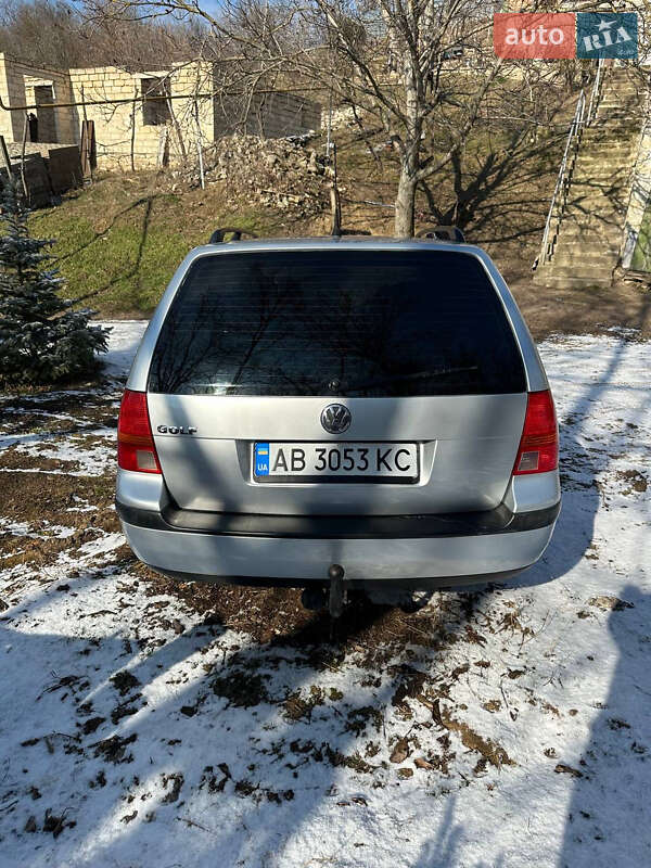 Универсал Volkswagen Golf 2000 в Могилев-Подольске