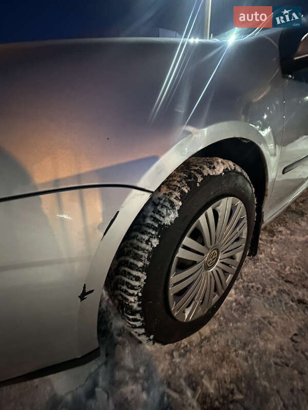 Хэтчбек Volkswagen Golf 2004 в Бердичеве