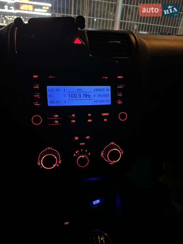 Хэтчбек Volkswagen Golf 2004 в Бердичеве