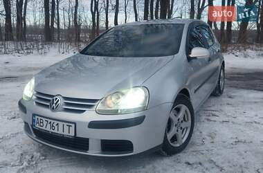 Хэтчбек Volkswagen Golf 2004 в Литине