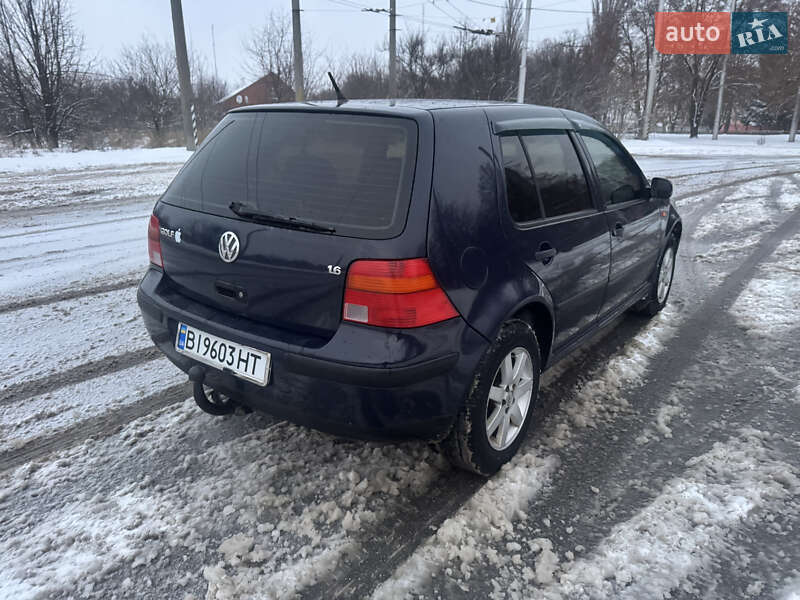 Хэтчбек Volkswagen Golf 2002 в Полтаве