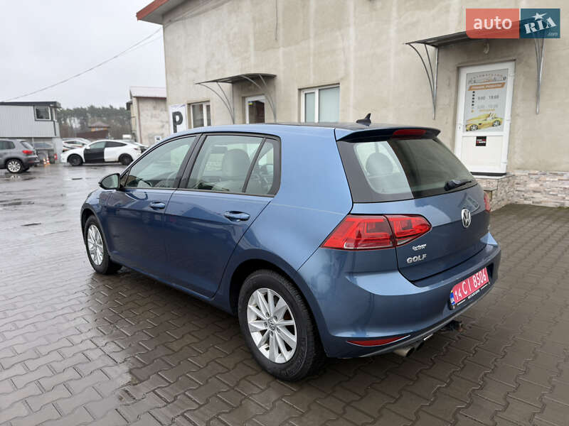 Хэтчбек Volkswagen Golf 2015 в Луцке