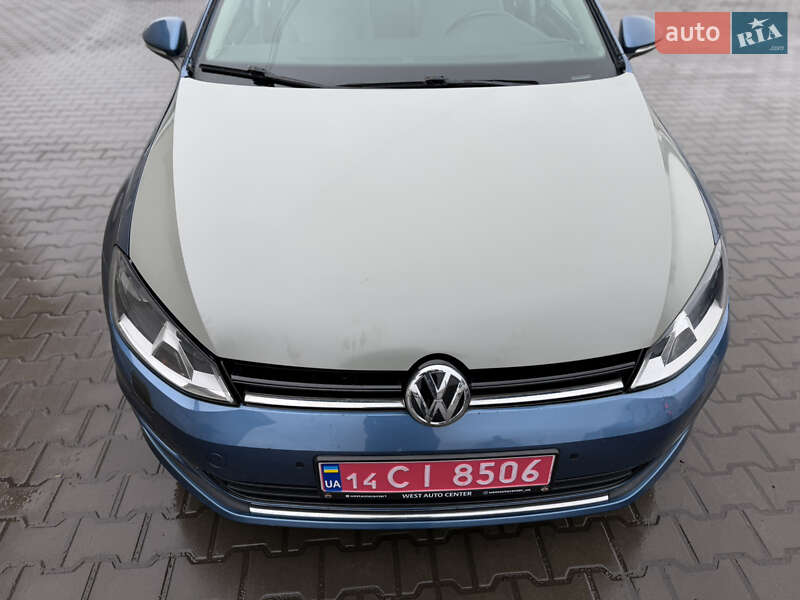 Хэтчбек Volkswagen Golf 2015 в Луцке