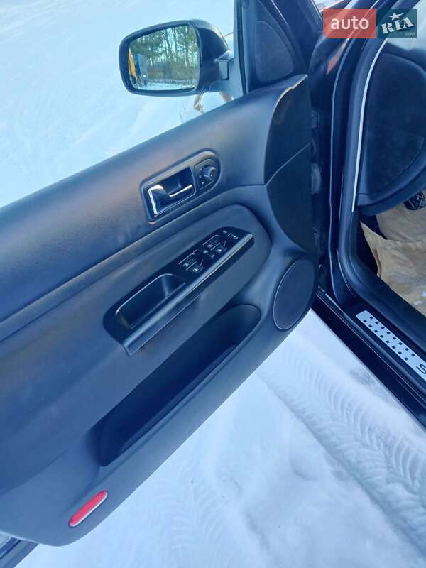 Хетчбек Volkswagen Golf 2003 в Тернополі